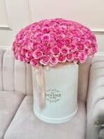 The 200 roses tall grand signature box