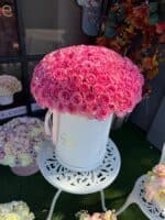 The 200 roses tall grand signature box - Image 3