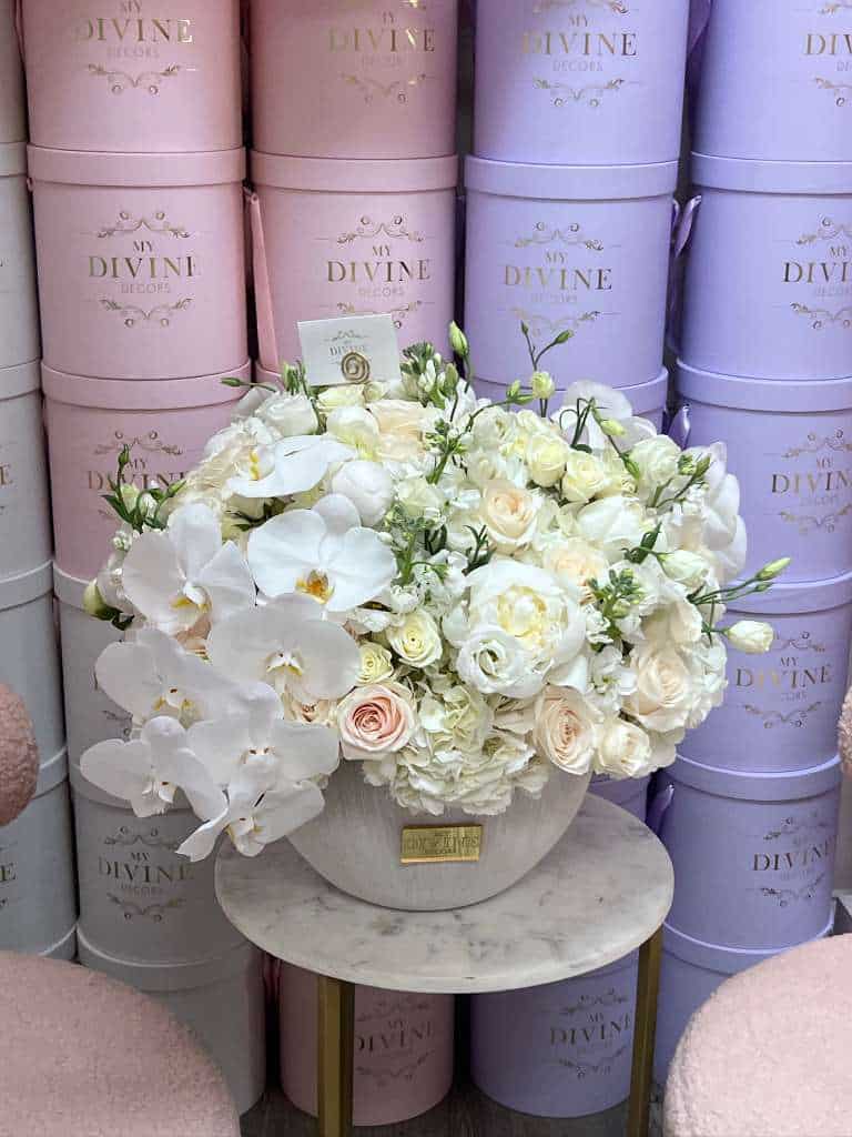 statement-divine-1 Statement Divine - Weekly Flower Subscription - Image 1