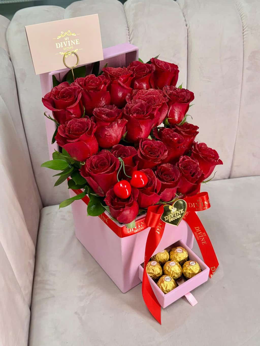 La Cereza sobre las Rosas Caja de Regalo