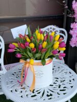 Tulips in Signature box - Image 2