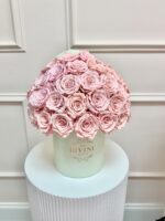 Famosa Caja Sombrero Mediana de Rosas Preservadas - Imagen 4