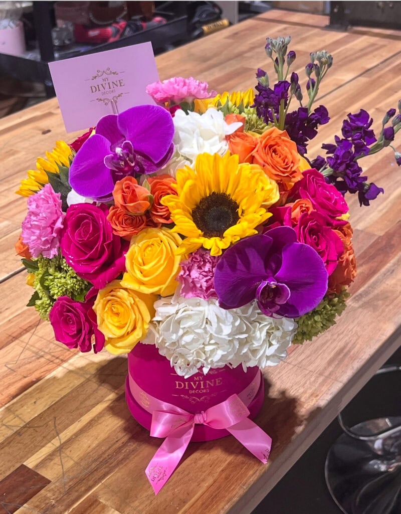 ramo de flores de cumpleaños colorido entregado en Miami