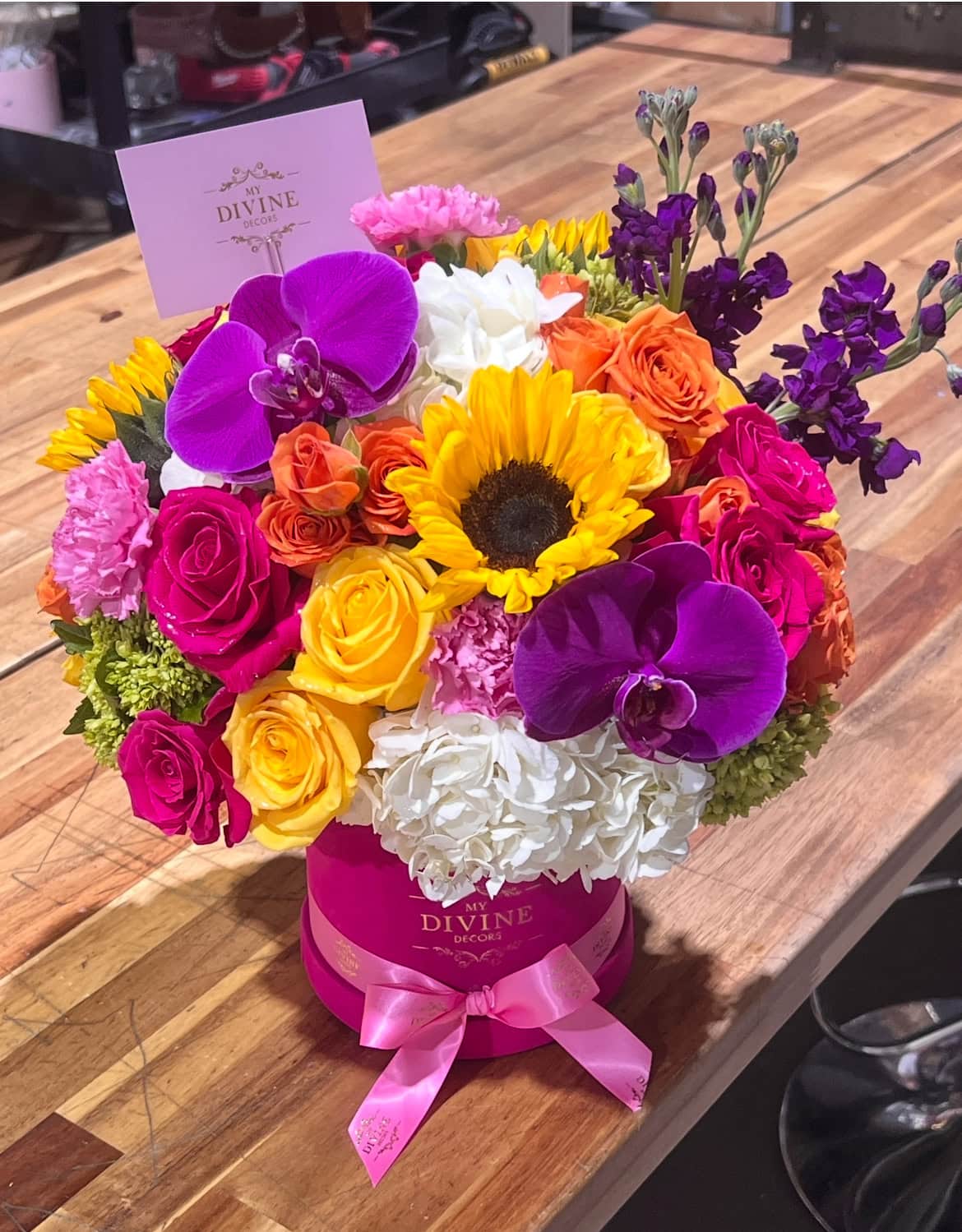 ramo de flores de cumpleaños colorido entregado en Miami