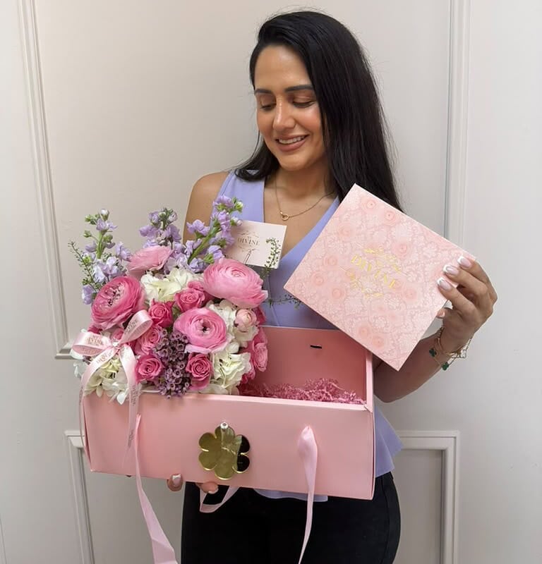 Signature Floral & Macaron Tray Gift Box