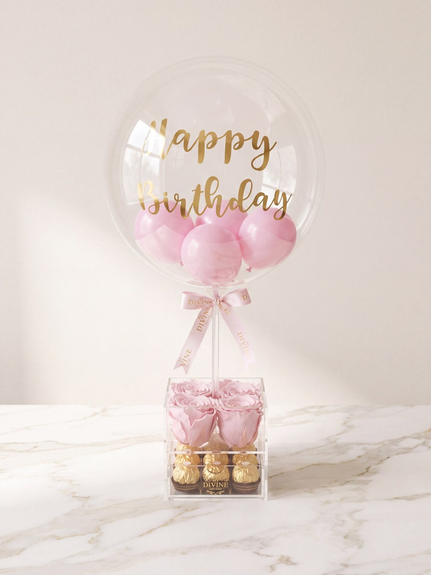 4 Preserved Roses Acrylic Box With Balloon 4 Rosas Preservadas en Caja de Acrílico con Globo