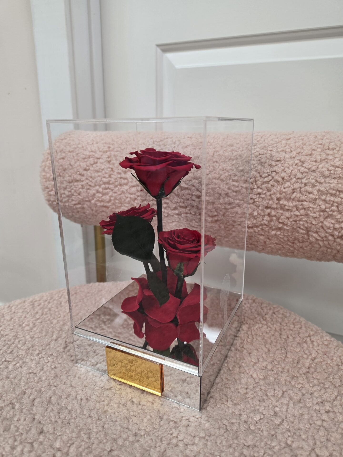 Forever Trio Preserved Roses Acrylic Box Trío Eterno de Rosas Preservadas en Caja Acrílica - Imagen 5