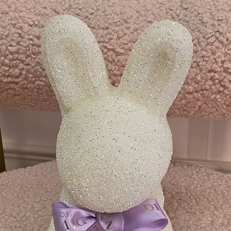Conejito de escarcha blanca con cinta lila My Divine Decors
