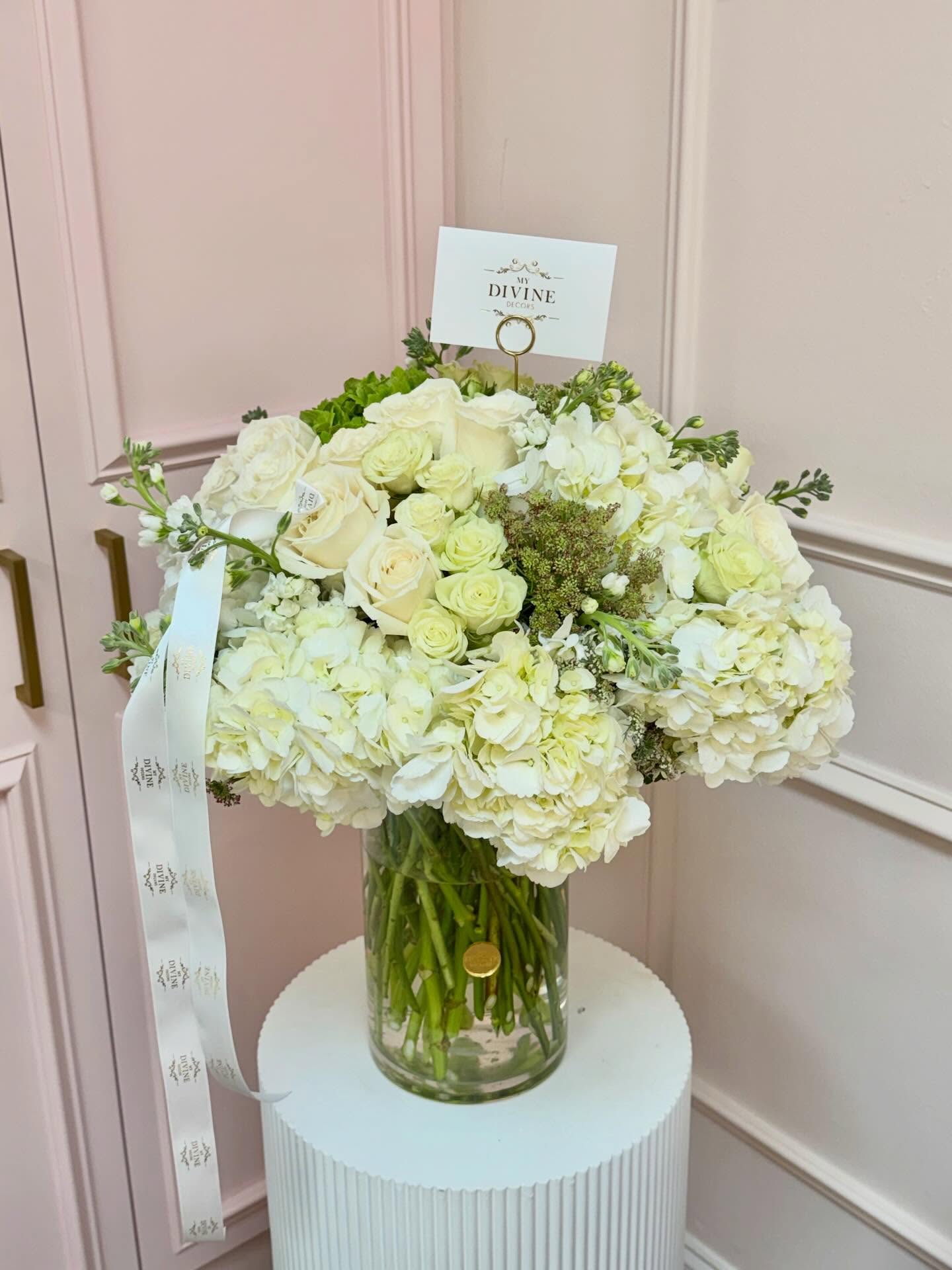 Heavenly Whites Arrangement Arreglo Blanco Celestial