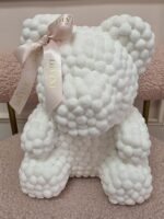 Osito pom pom blanco con cinta rosada My Divine Decors