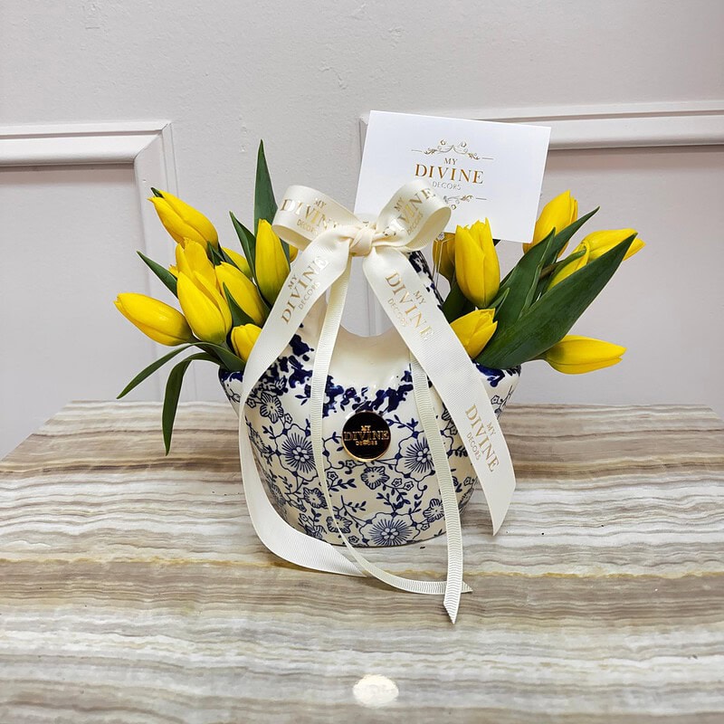 Positano Tulips Vase - Image 2