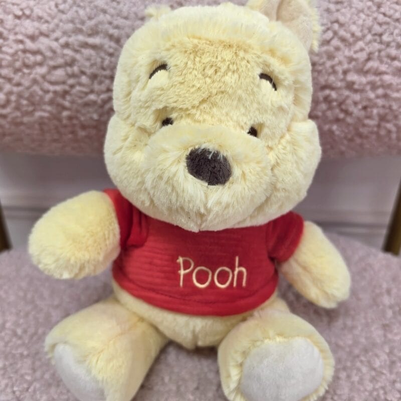 Peluche Winnie the Pooh de Disney Baby con camiseta roja Pooh