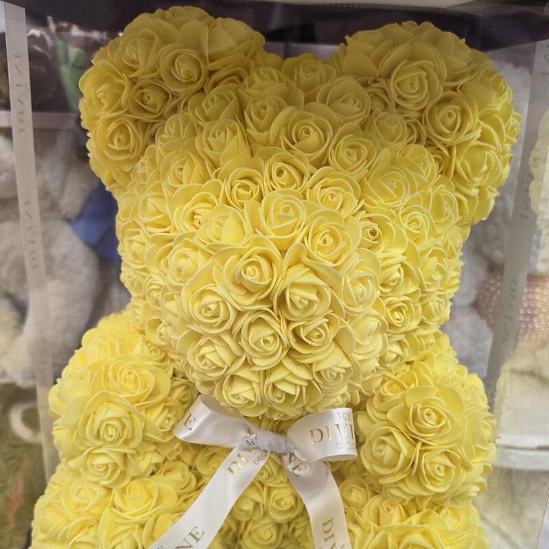 Oso de rosas de espuma amarillas con cinta marfil My Divine Decors en caja transparente